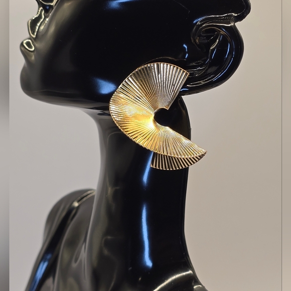 Gold Twisted Fan Post Statement Earrings - Picture 2 of 5